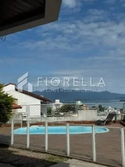 Furnished house, 620 m², with a water view