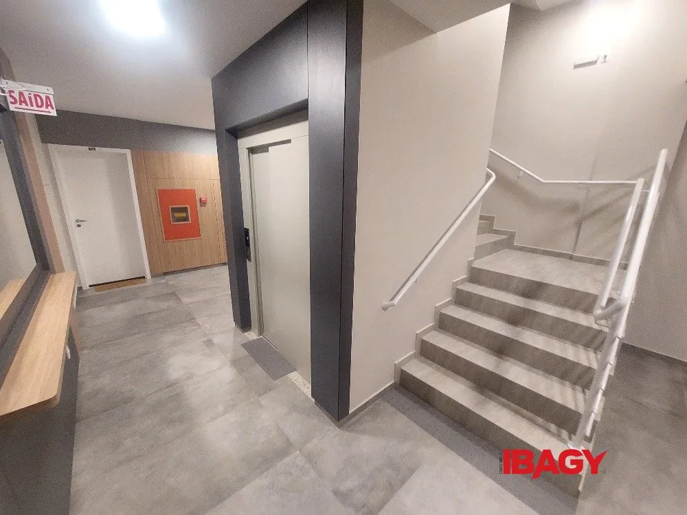 38 m² studio with a closed kitchen and 1 bedroom — photo 8