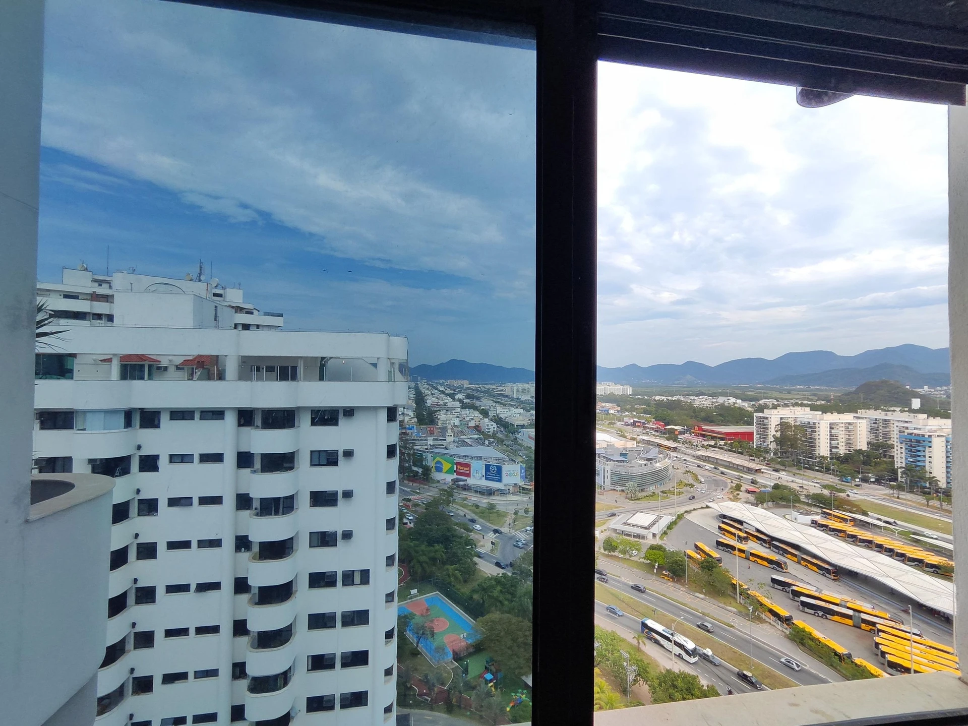 Apartamento mobiliado com 2 quartos em suíte e varanda — photo 29