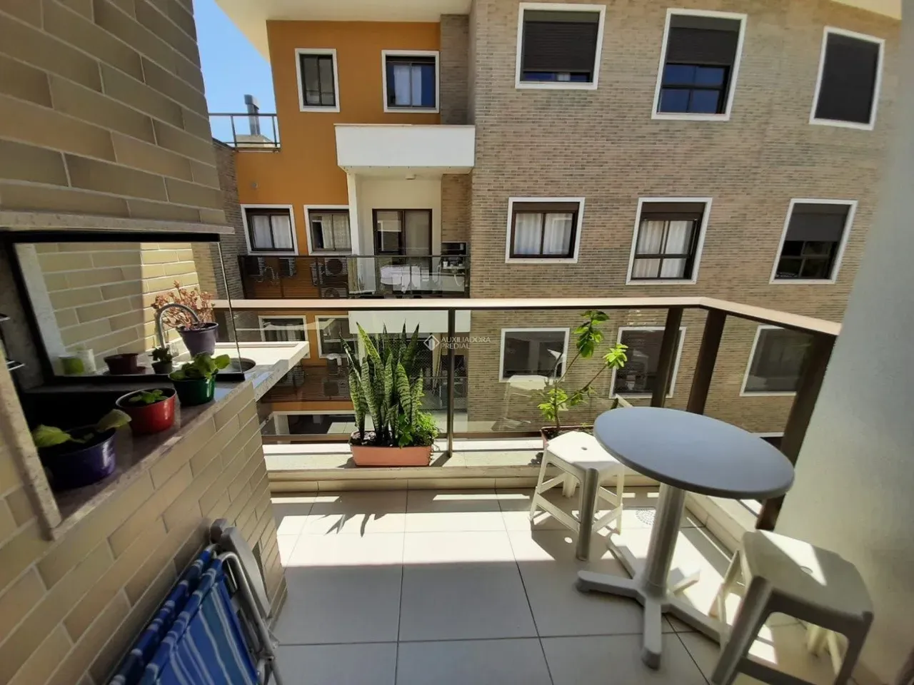 Apartment on the 3rd floor with a grill on the balcony — photo 8