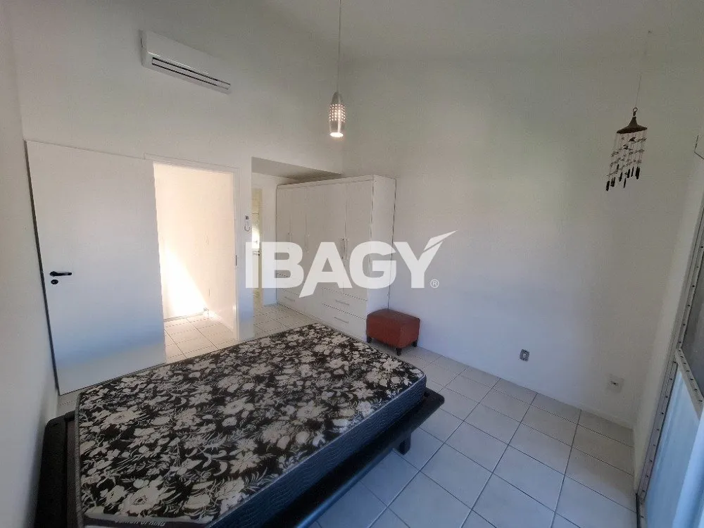 House with 3 bedrooms and 246 m², open-plan kitchen — photo 6