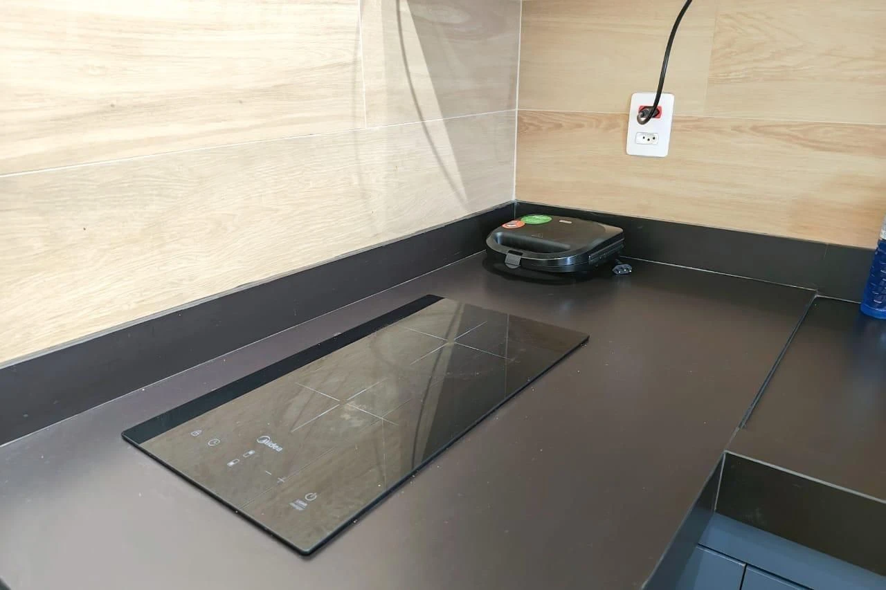 Monoambiente amueblado, 40 m², con espacio de home office — photo 2