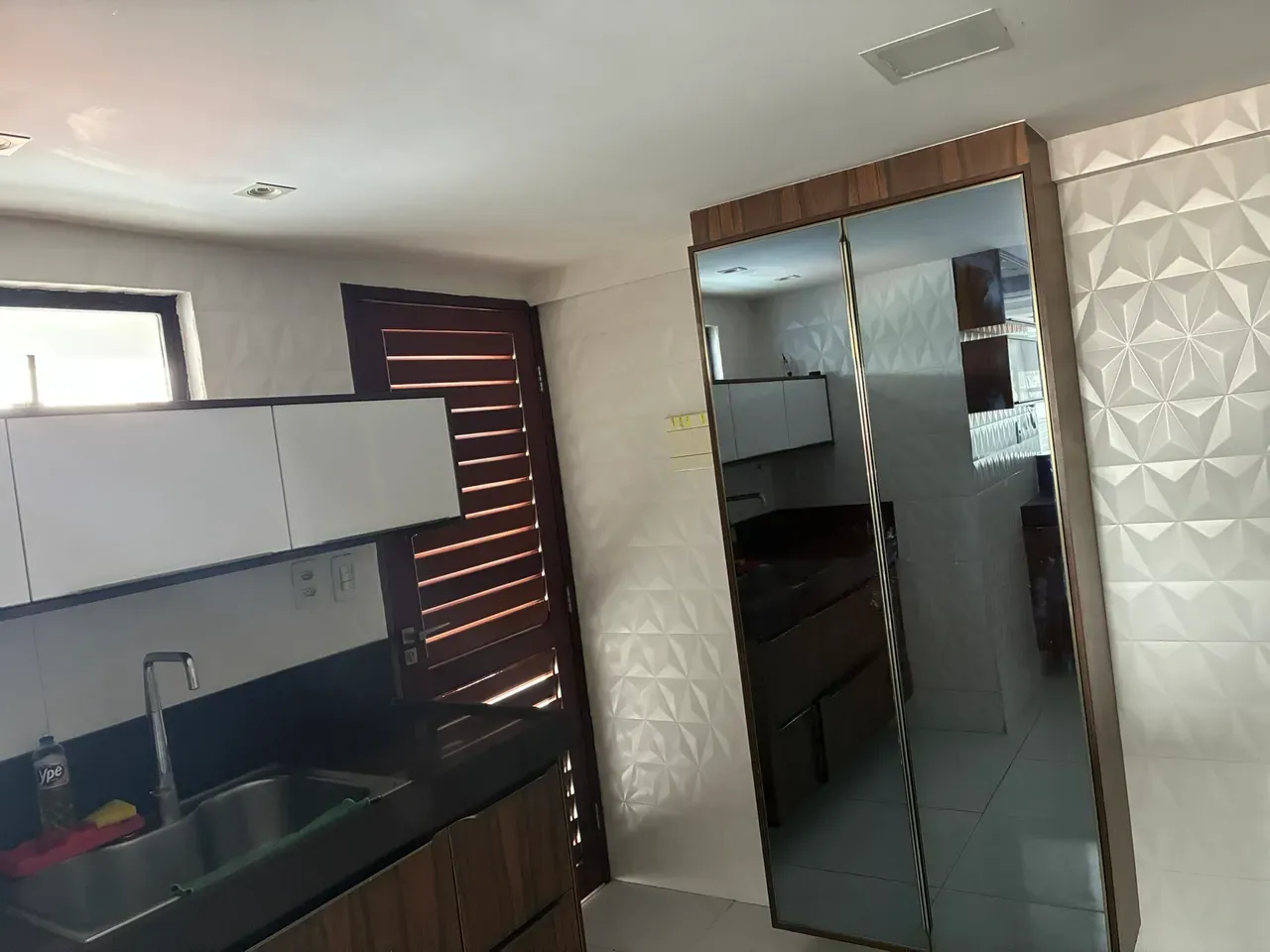 2-bedroom apartment with a home office