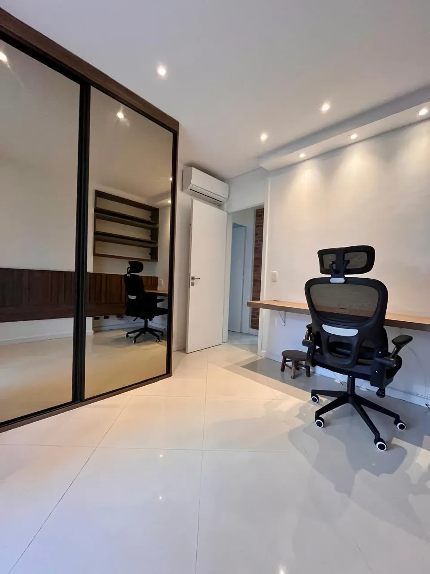 Furnished 2-bedroom apartment with 2 bathrooms, 88 m² — photo 20