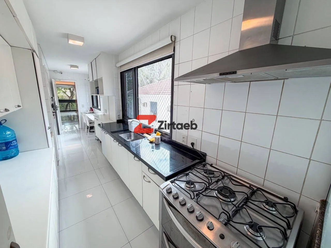 4-bedroom apartment with a walk-in closet in Rio de Janeiro — photo 8