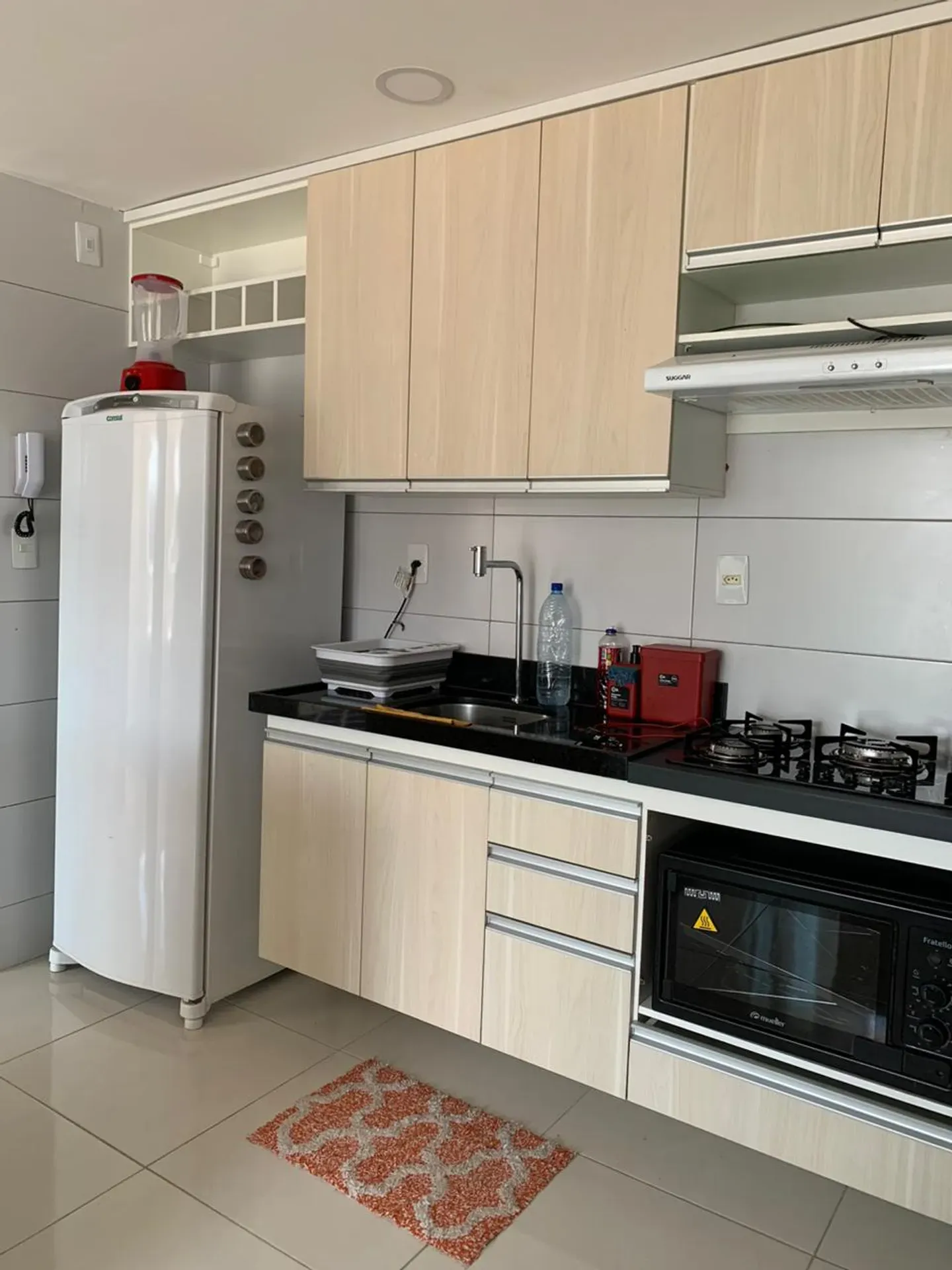 Furnished 2-bedroom apartment with en-suite and open-plan kitchen