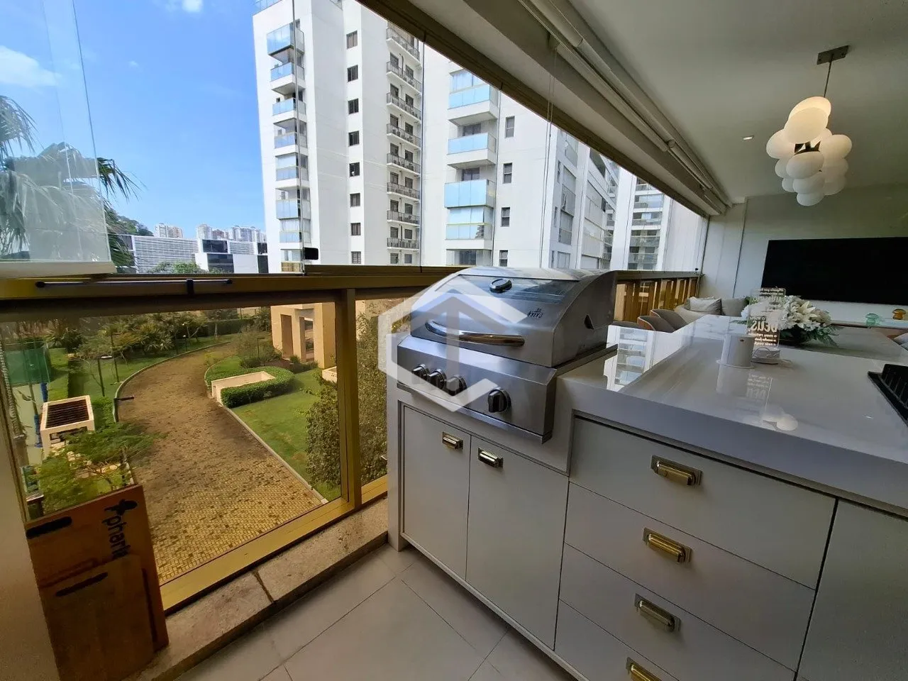 217 m² apartment with a mountain view and a private pool — photo 34