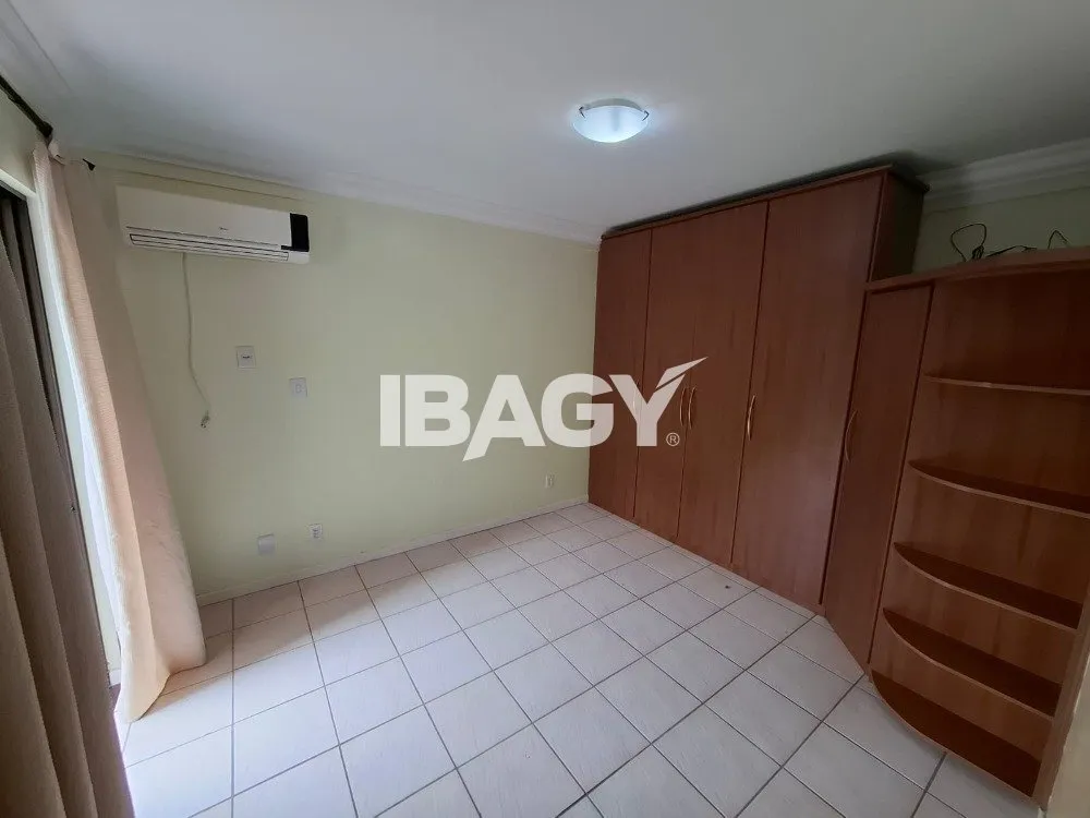 Apartamento amueblado de 3 dormitorios con balcón y parrilla — photo 23