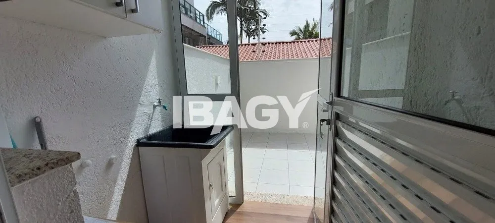 Apartamento de 2 dormitorios con cocina abierta y zona de lavado — photo 4