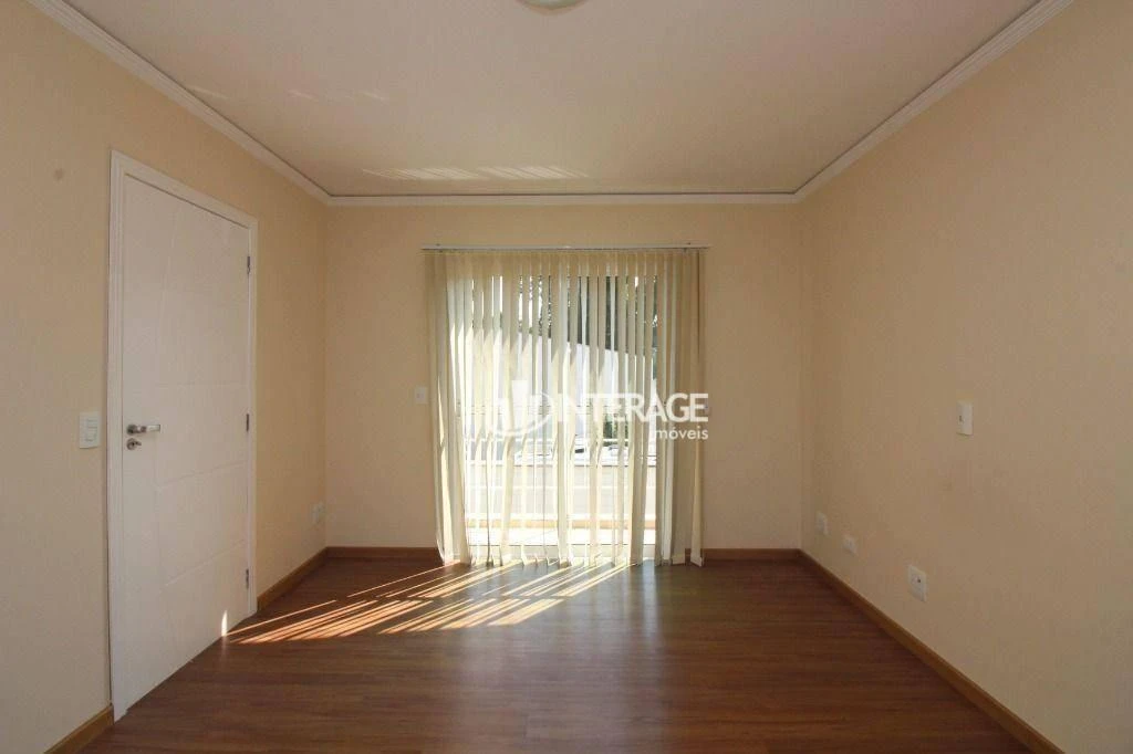 Balcony with a grill in a 3-bedroom house, 150 m² — photo 7