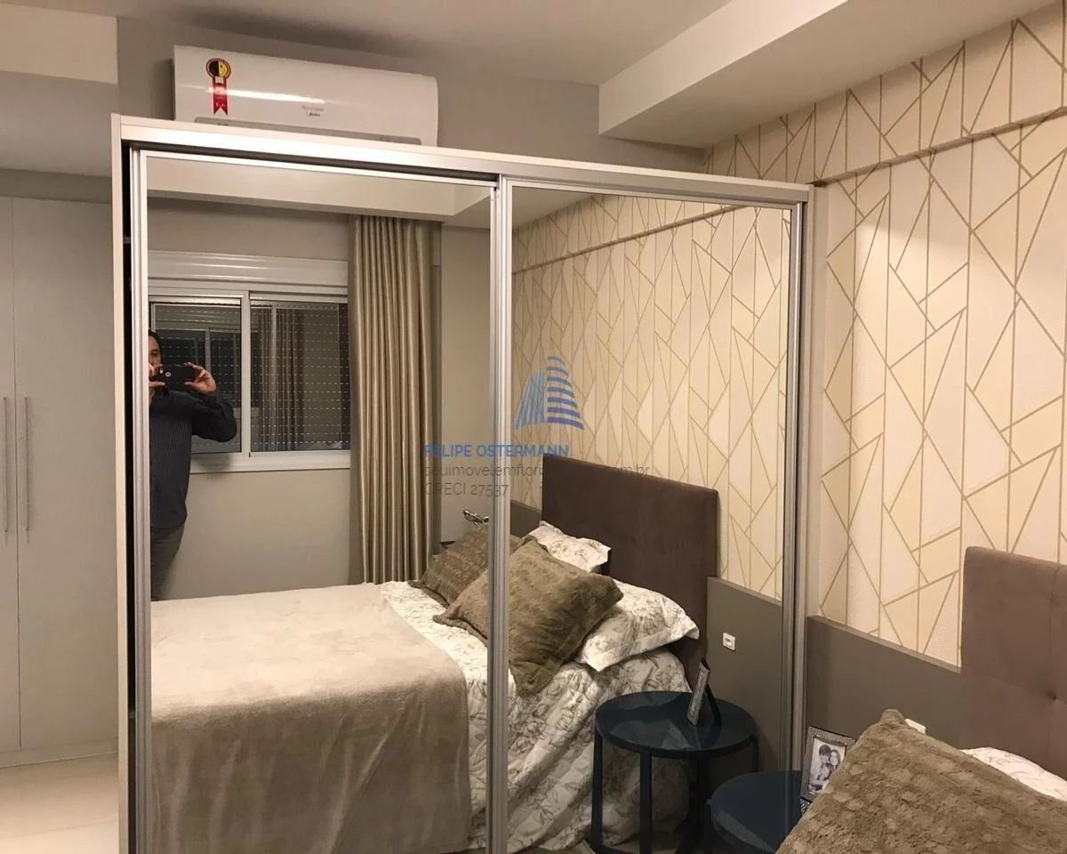 One-bedroom apartment with a glass-enclosed balcony — photo 27