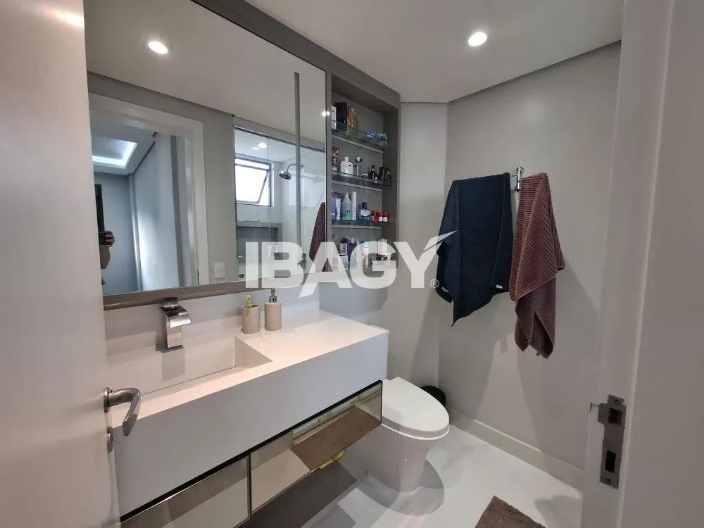 Furnished apartment with 3 en-suite bedrooms and 152 m² — photo 13