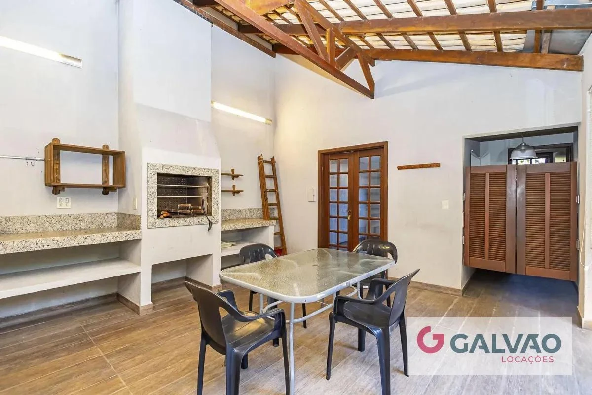 Casa sin amueblar con 3 dormitorios, cocina cerrada y balcón — photo 43