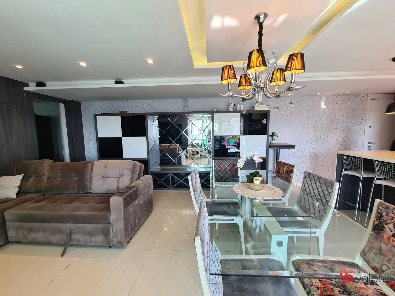 Furnished 2-bedroom apartment with enclosed balcony — photo 8