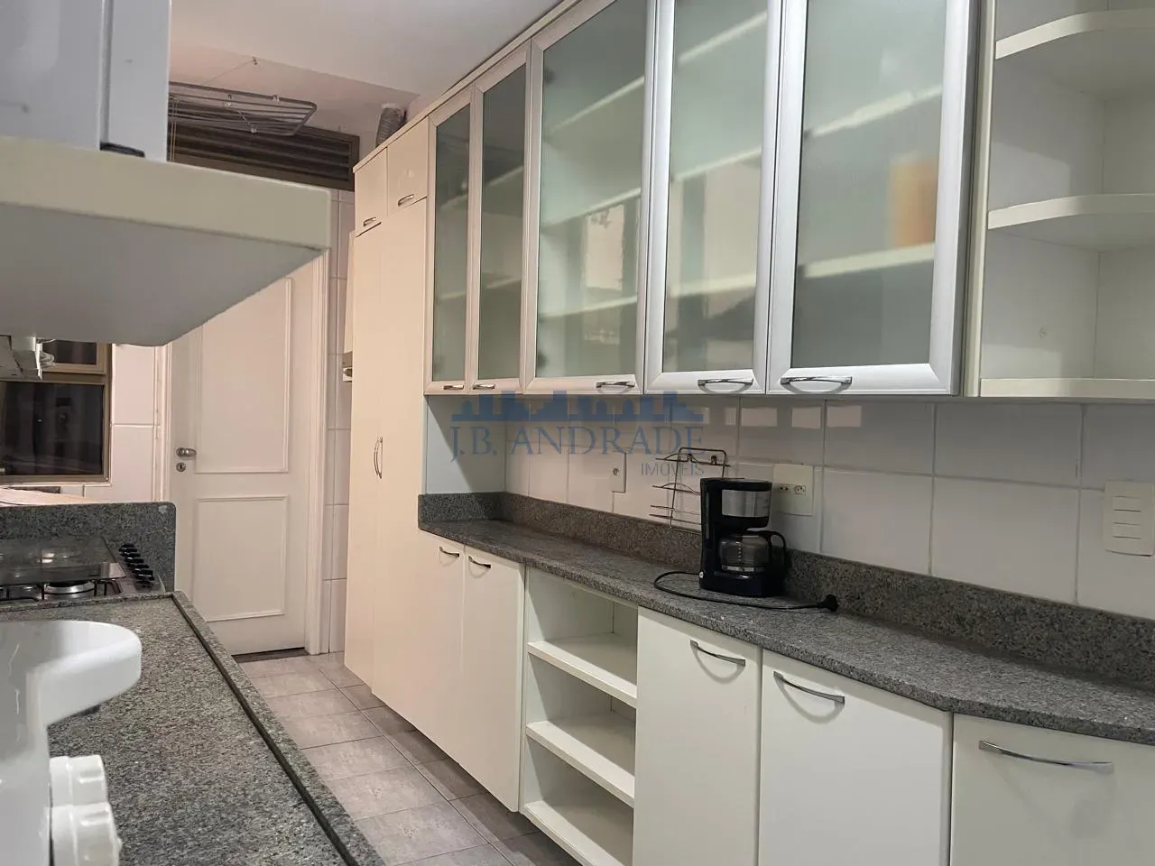 Apartamento mobiliado com 3 quartos e 5 banheiros — photo 12