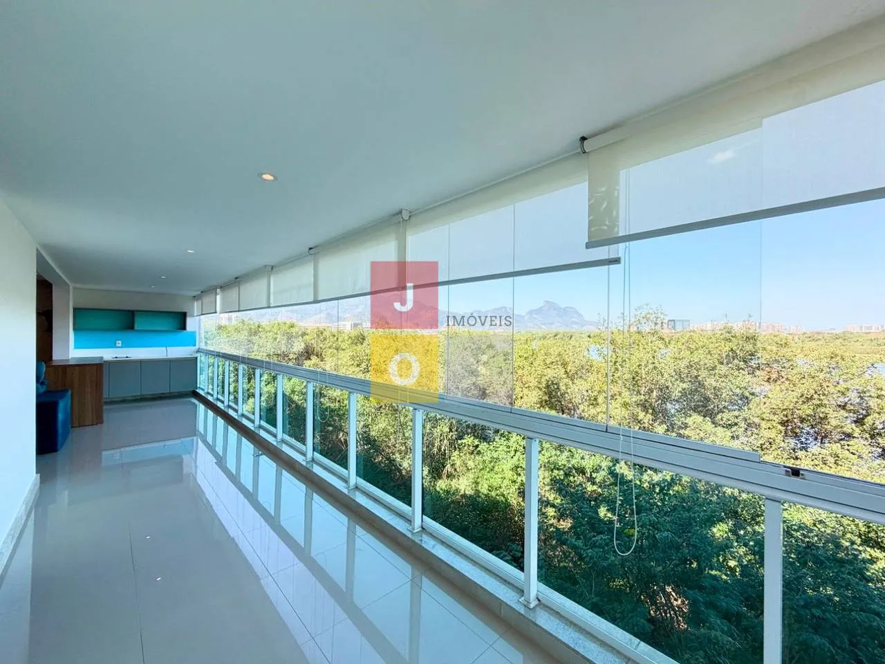Furnished 4-bedroom suite apartment with 156 m² — photo 59
