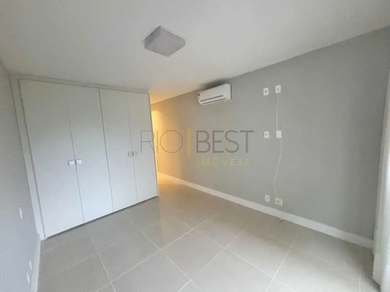 Apartment with 4 bedrooms, 5 bathrooms and a balcony — photo 15