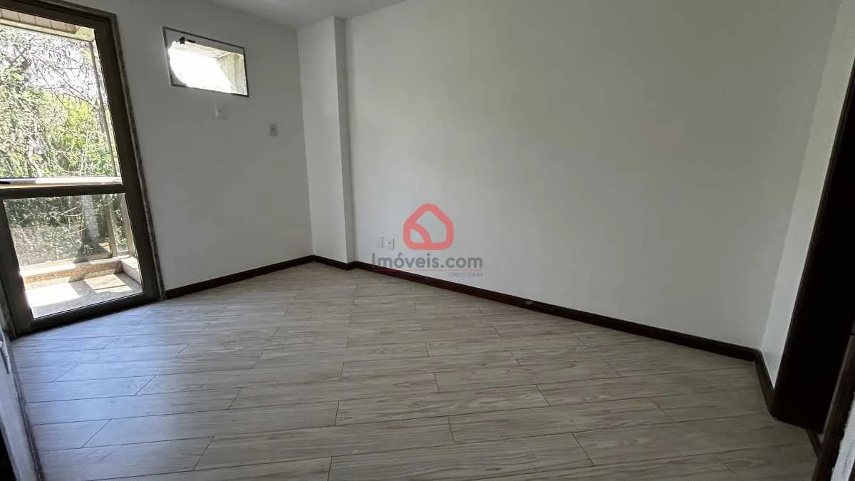 3-bedroom apartment in a building with a pool — photo 14