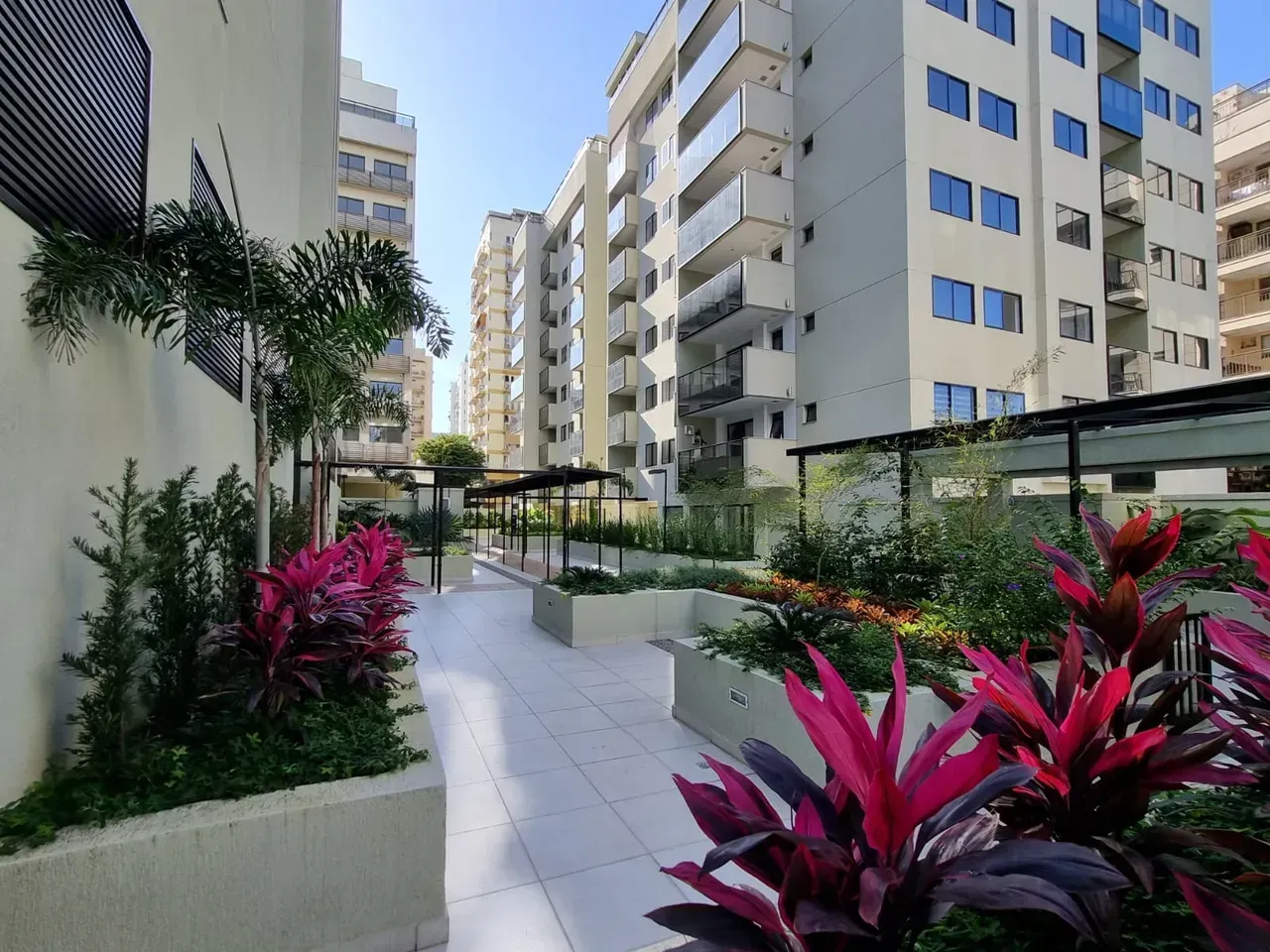 1-bedroom apartment with balcony and gas stove kitchen — photo 12
