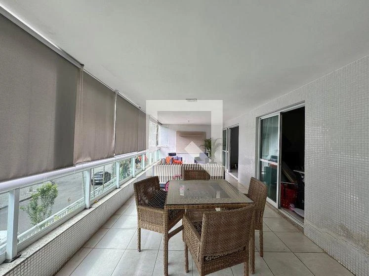 Furnished apartment, 132 m², with a glass-enclosed balcony — photo 20