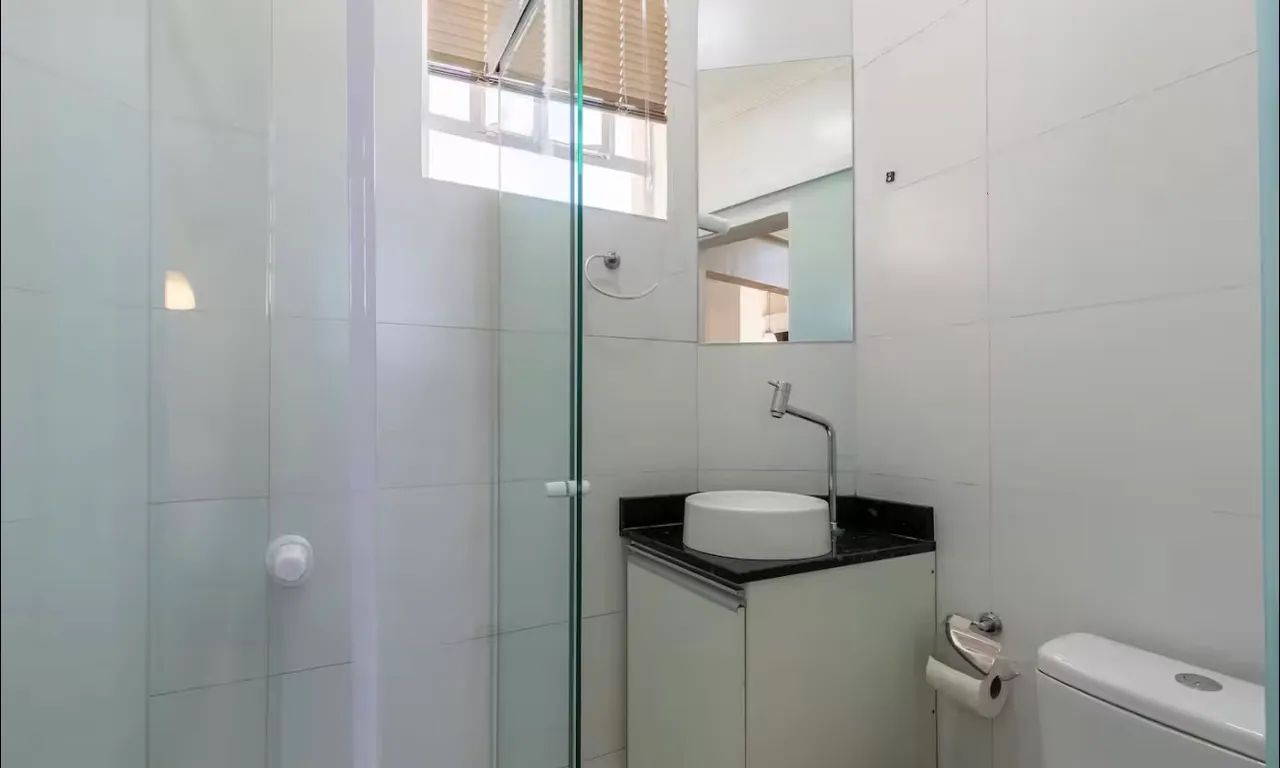Furnished 1-bedroom apartment with a washing machine — photo 11