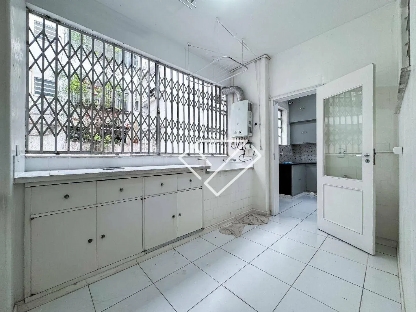 Home office in a 3-bedroom apartment, 189 m² — photo 20