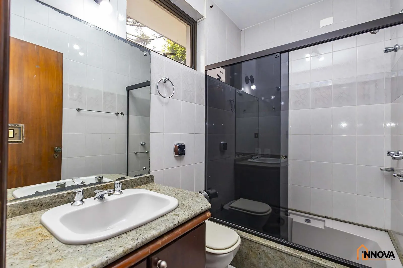 House with 5 bedrooms, 10 bathrooms, 5 parking spaces — photo 28