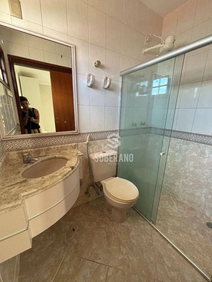 House with 6 bedrooms and 720 m² plus 4 parking — photo 27