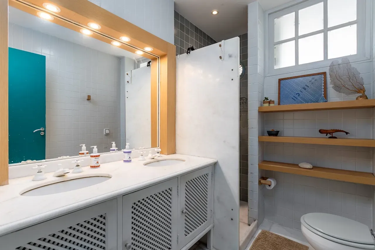 120 m² apartment with 2 bedrooms, 2 baths and a terrace — photo 20