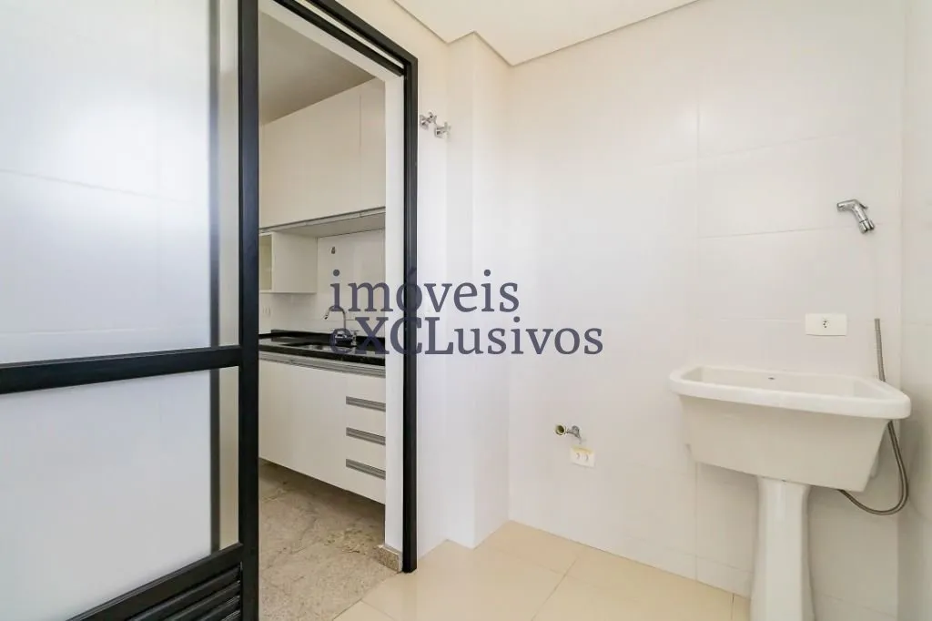 Furnished 2-bedroom apartment with an open-plan kitchen — photo 41