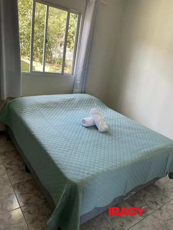 3-bedroom house with a water view in Florianópolis — photo 32