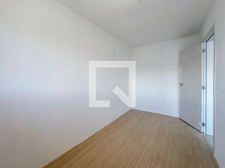 2-bedroom apartment in a building with a gym — photo 14