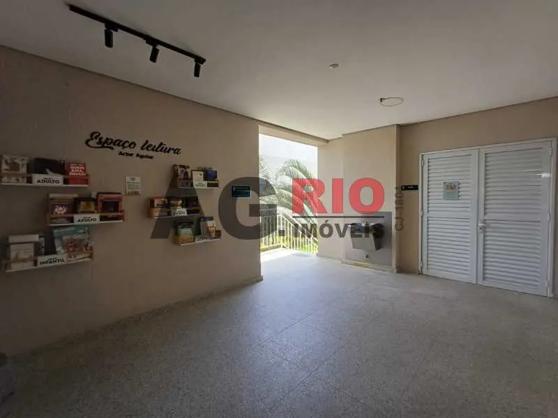 3-bedroom rental apartment with balcony and views — photo 29