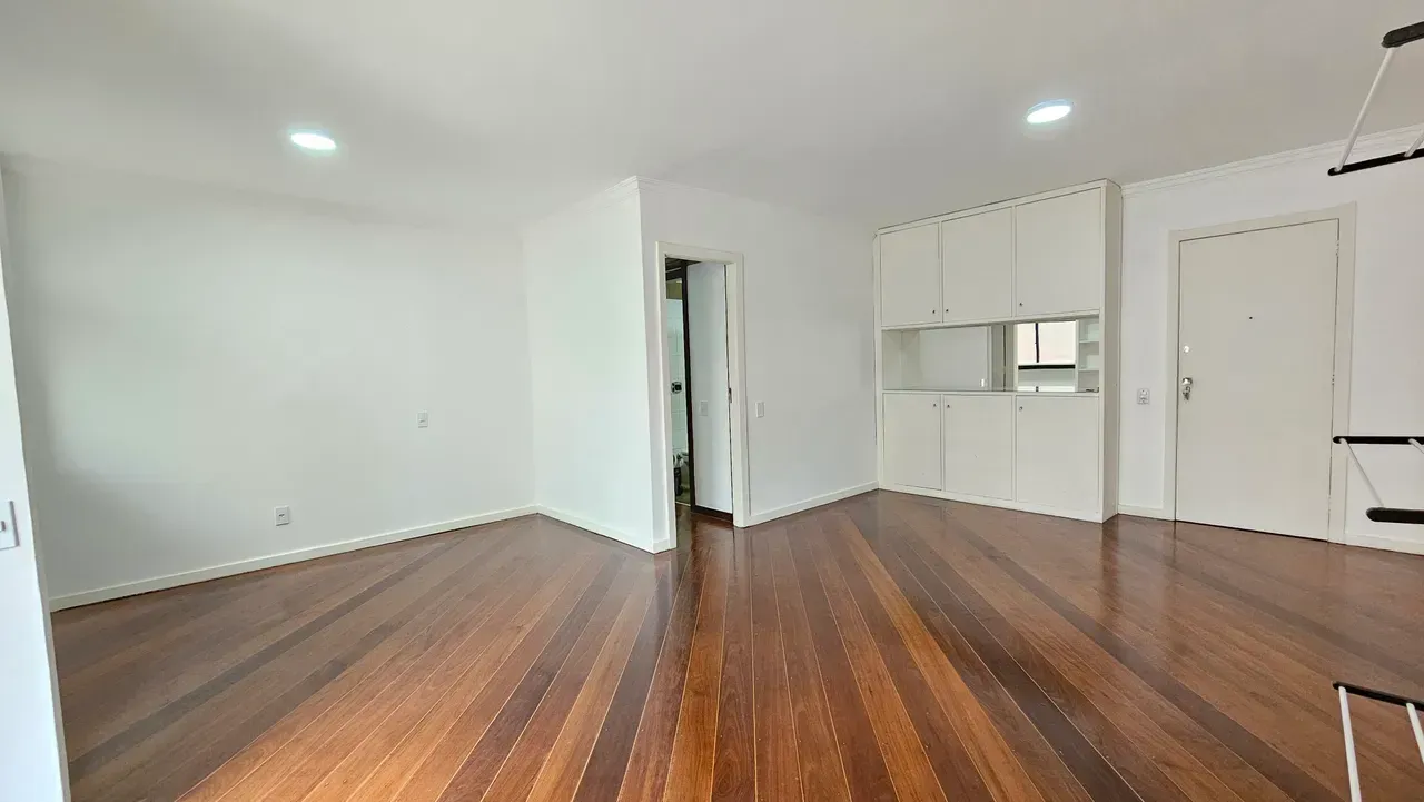 Apartment with 3 bedrooms and a balcony — photo 3