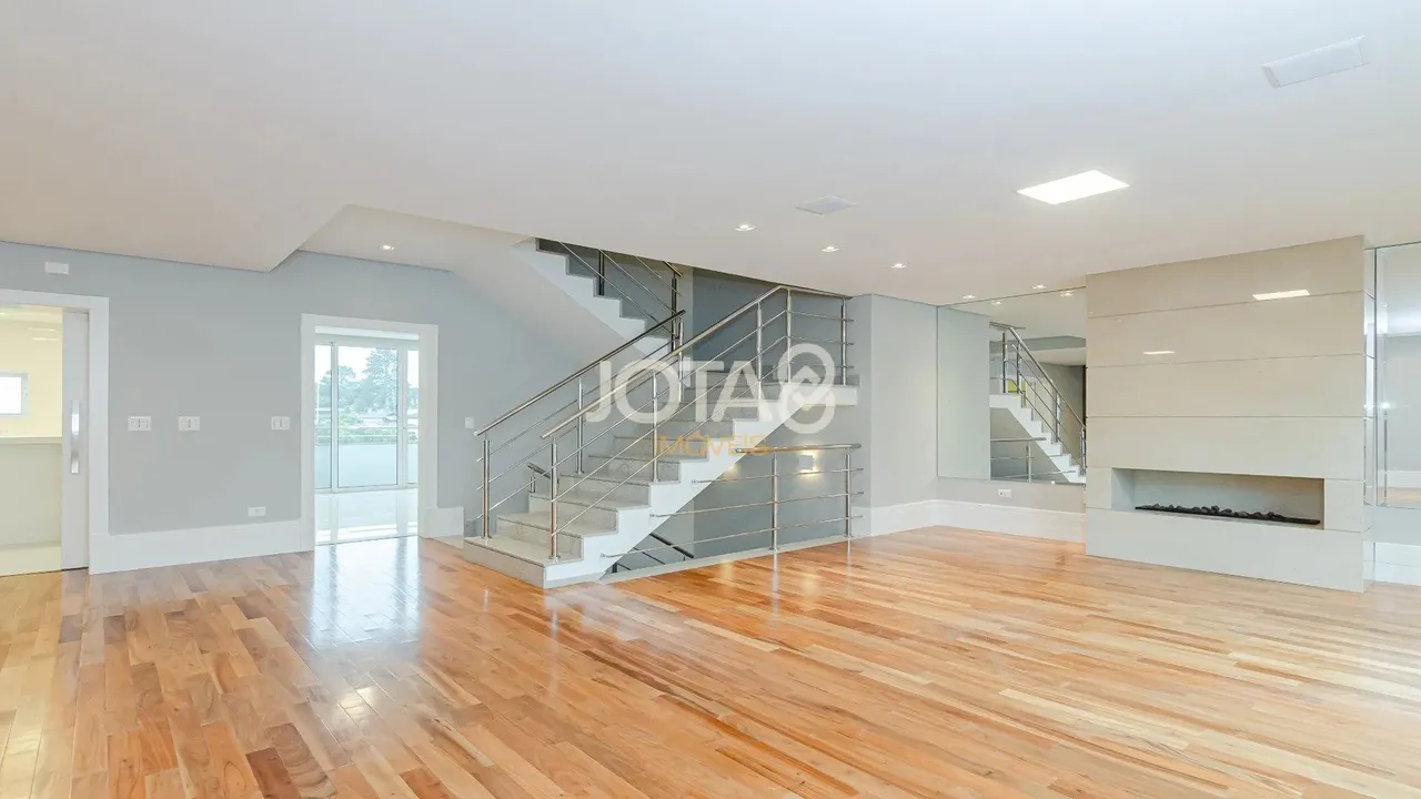 Condominium house with 4 en-suite bedrooms, 492 m²