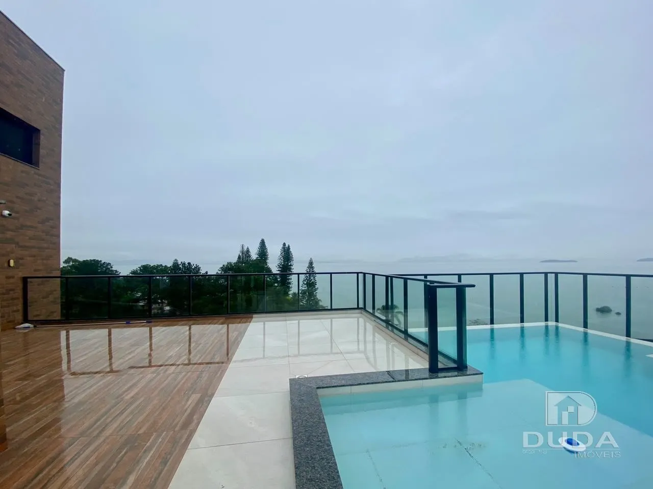 One-bedroom apartment with a water view — photo 19