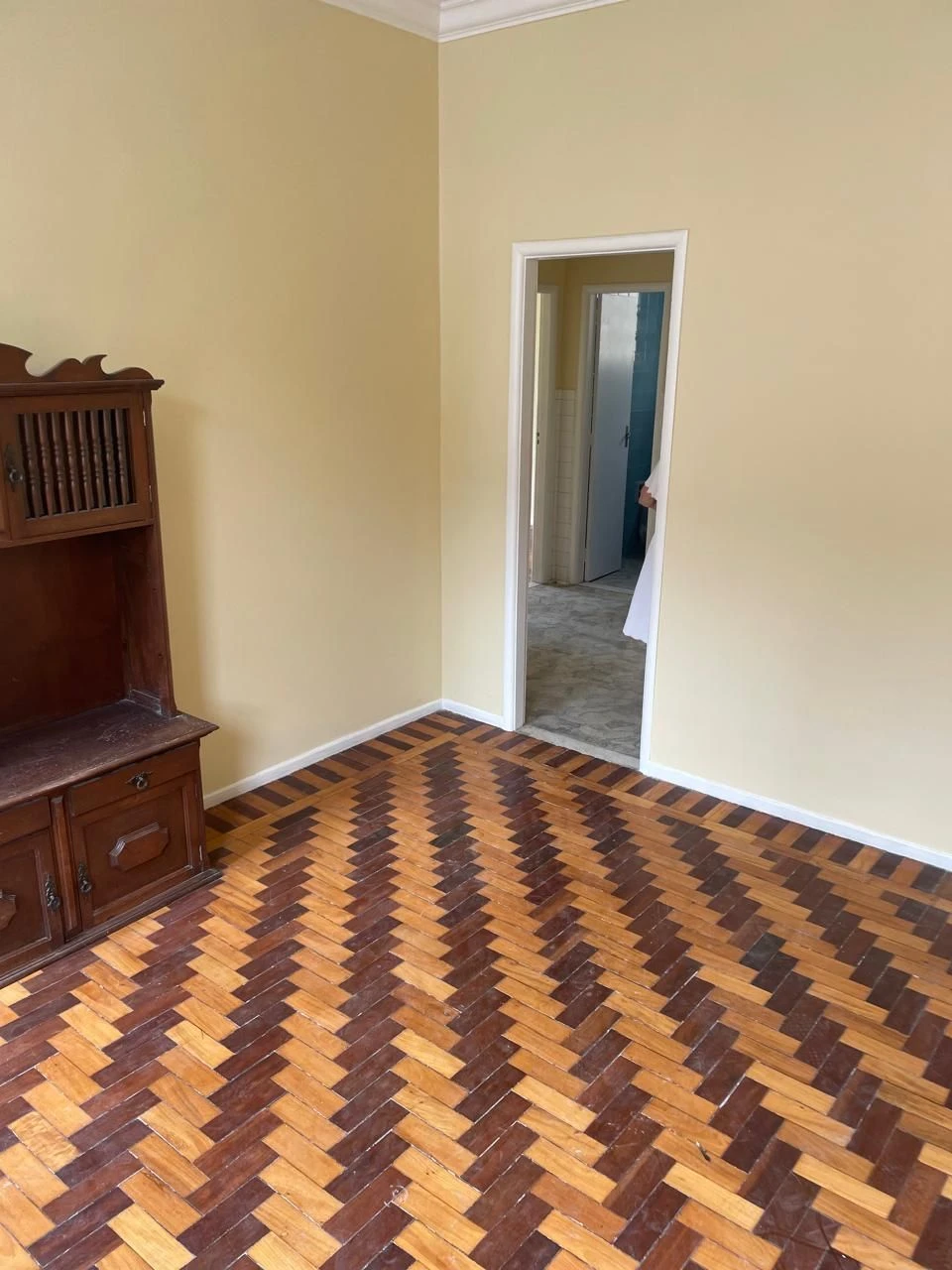 3-bedroom apartment with a separate, closed kitchen — photo 12