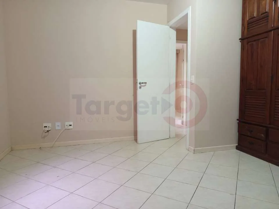 Home office in a 4-bedroom apartment, 230 m² — photo 17