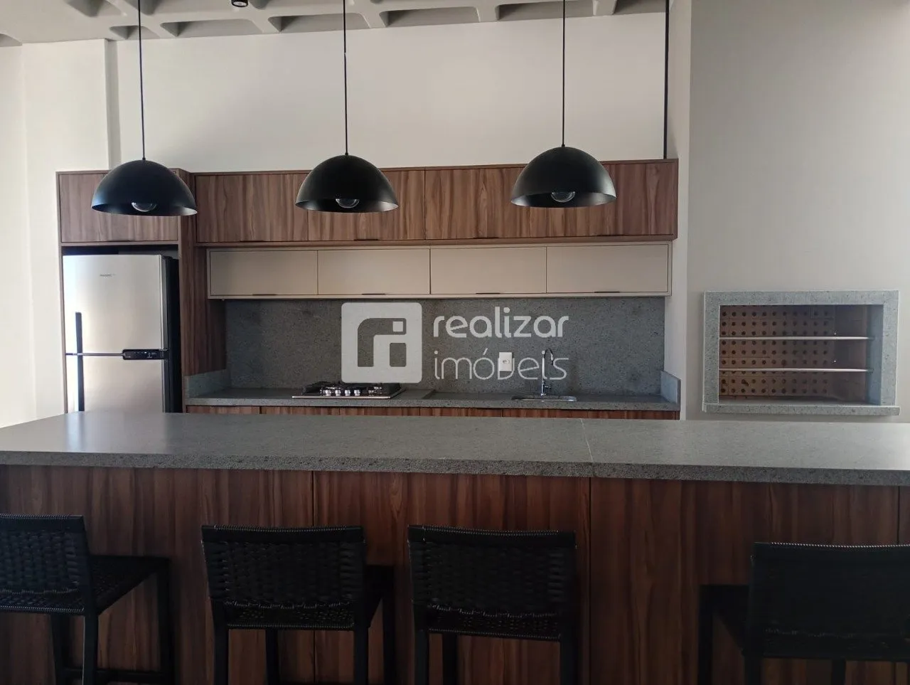 Furnished 1-bedroom apartment with open-plan kitchen — photo 16