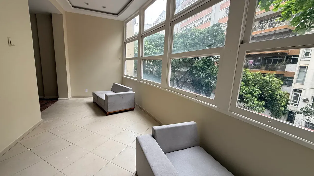 4-bedroom apartment, 1 with its own bathroom, 240 m² — photo 15