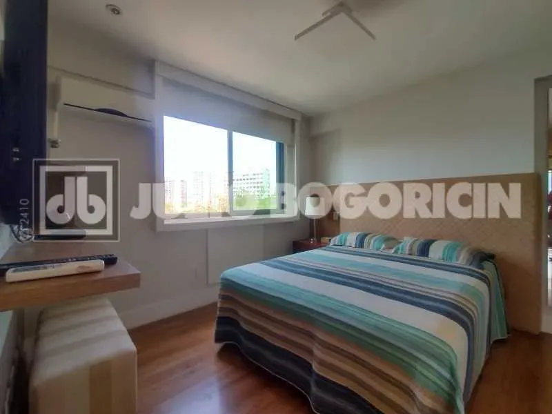 Furnished apartment with 3 bedrooms and a balcony — photo 11