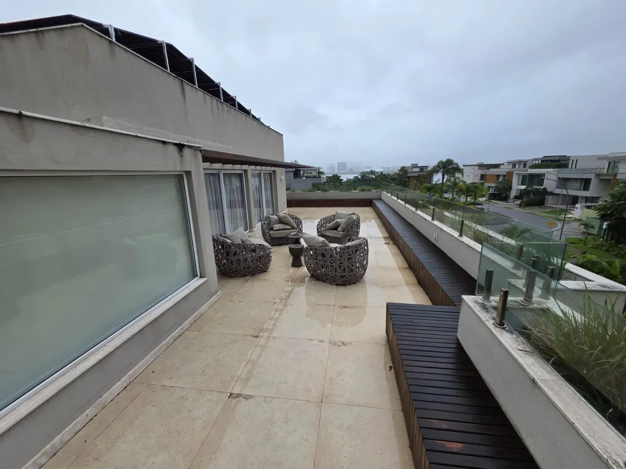Casa em condomínio com 5 quartos e 5 banheiros — photo 43