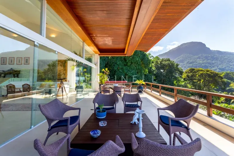 House with 5 bedrooms and 5 bathrooms with water views — photo 6