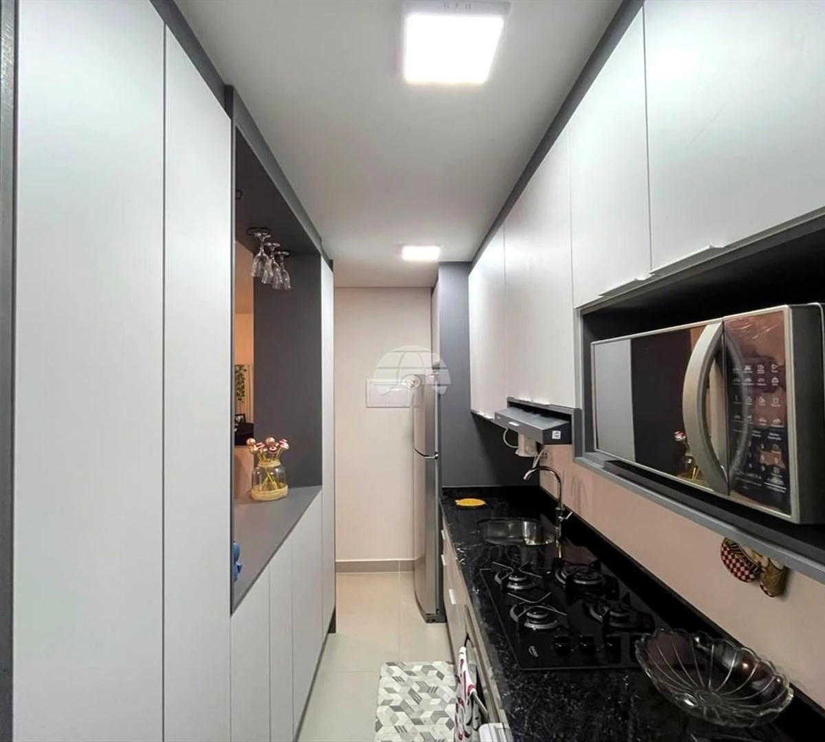 Departamento de 2 dormitorios con ventanales de piso a techo — photo 35
