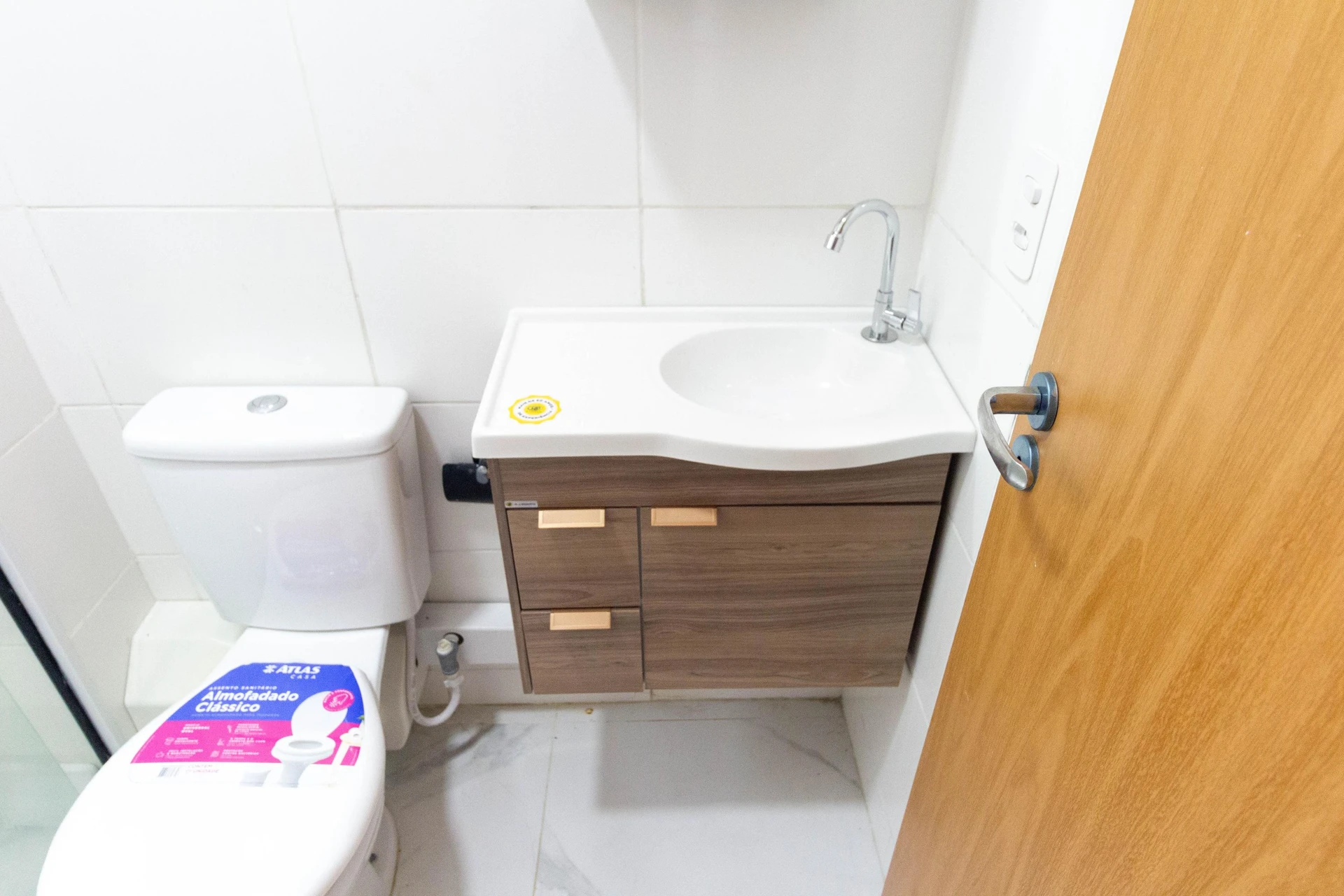2-bedroom apartment in a building with a gym — photo 30