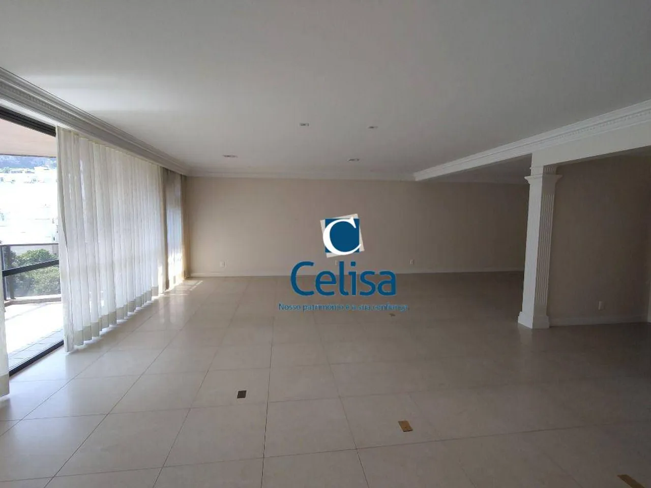 294 m² apartment with 3 bedrooms and 4 bathrooms — photo 3