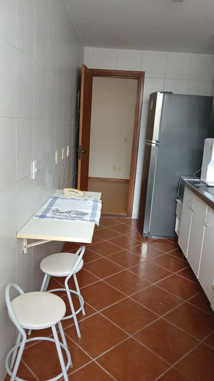 Furnished 3-bedroom apartment with 1 bathroom and parking — photo 11
