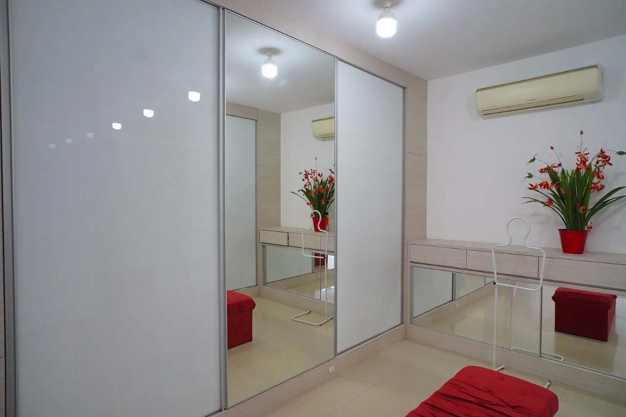 Furnished house with 5 bedrooms and a private garden