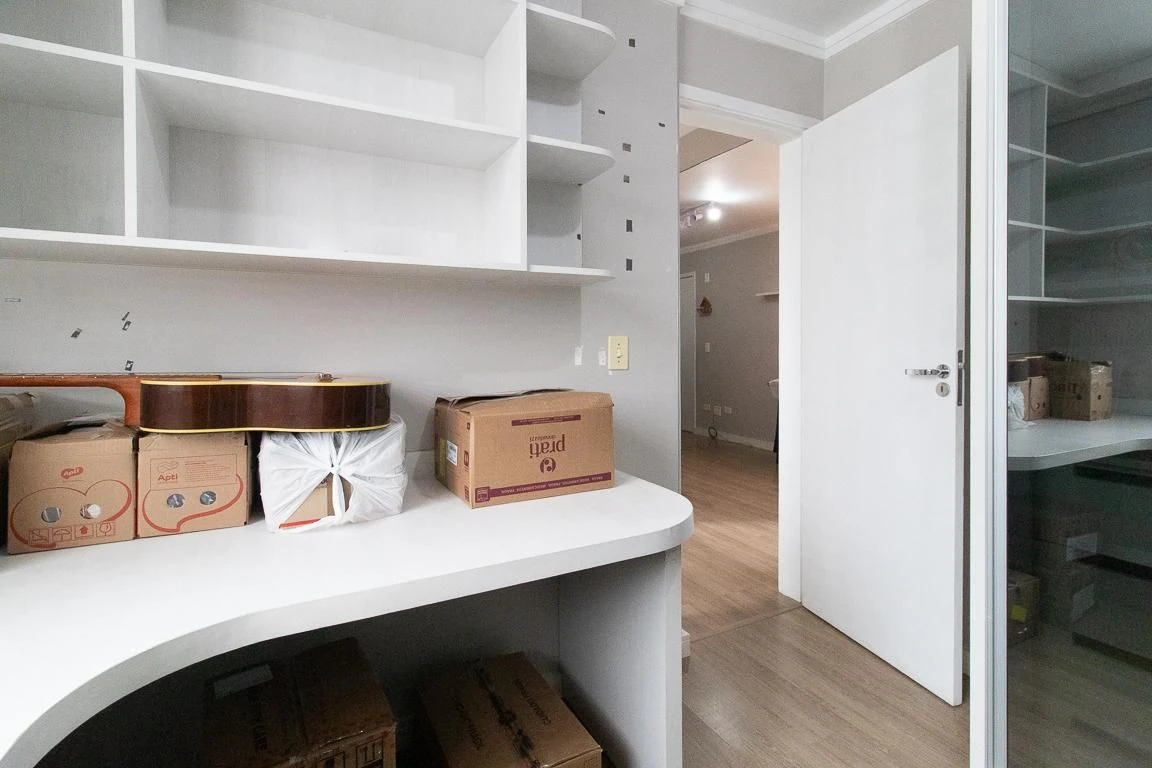 Home office in a 2-bedroom apartment, 47 m² — photo 11
