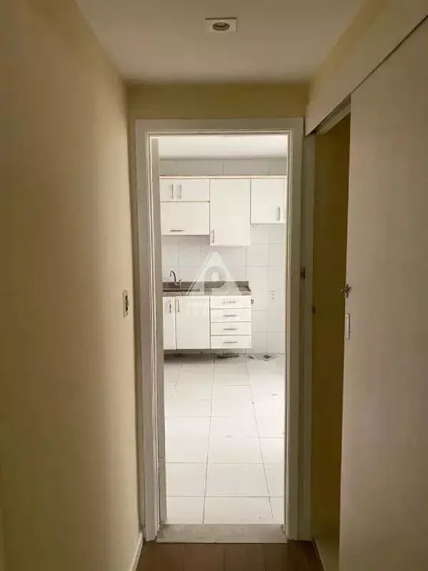 Home office in a 2-bedroom apartment, 98 m² — photo 18